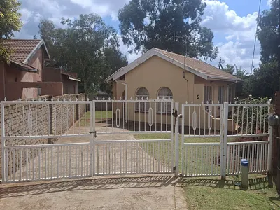 3 Bedroom House For Sale in Ennerdale, Johannesburg - vkck.webp