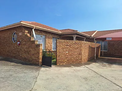 2 Bedroom Townhouse For Sale in Boksburg - m8uf.webp