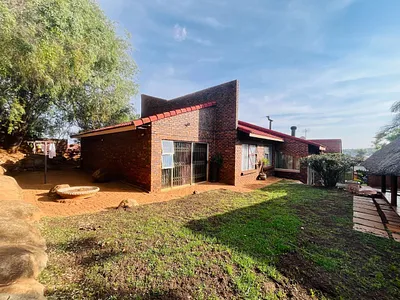 4 Bedroom House For Sale in Alberton - vjyz.webp