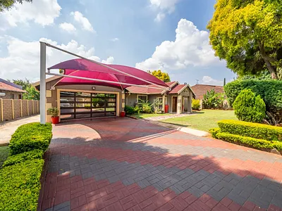 3 Bedroom House For Sale in Springs - XNNe.webp