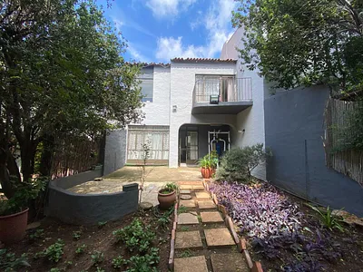 3 Bedroom Townhouse For Sale in Johannesburg - 8rAk.webp