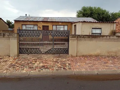 2 Bedroom House For Sale in Katlehong - ljTr.webp