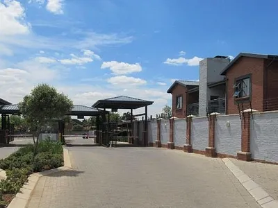 2 Bedroom Apartment For Sale in Kempton Park - kSHp.webp