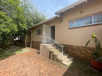 4 Bedroom House For Sale in Johannesburg - uHdn.webp