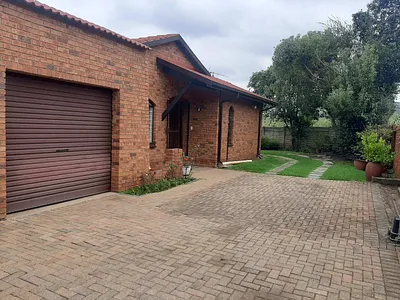 3 Bedroom House For Sale in Johannesburg - 104R.webp