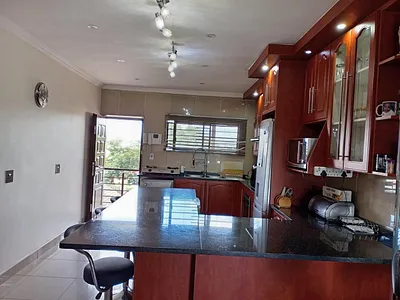 3 Bedroom Apartment For Sale in Johannesburg - 14gq.webp