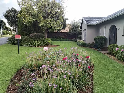 4 Bedroom House For Sale in Ridgeway, Johannesburg - QSt1.webp