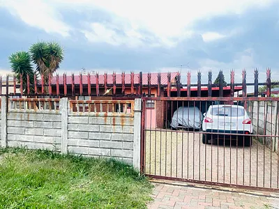 3 Bedroom House For Sale in Germiston - 3inF.webp