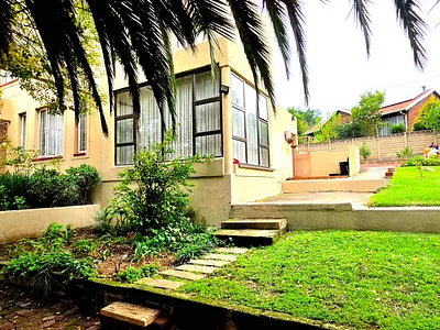 4 Bedroom House For Sale in Germiston - t2SO.webp
