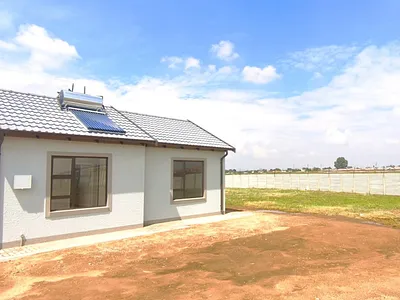 2 Bedroom House For Sale in Buhle Park, Germiston - mbqZ.webp