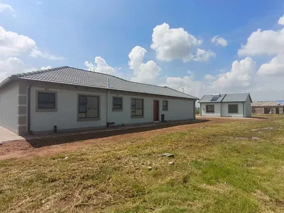 4 Bedroom House For Sale in Buhle Park, Germiston - pUax.webp