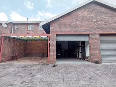 2 Bedroom Townhouse For Sale in Kempton Park - 9BBs.webp