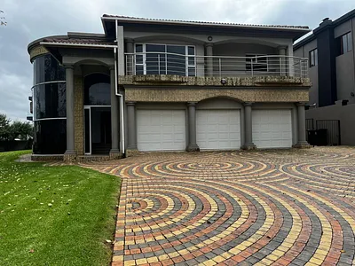 4 Bedroom House For Sale in Ebotse Golf Estate, Benoni - jwj5.webp