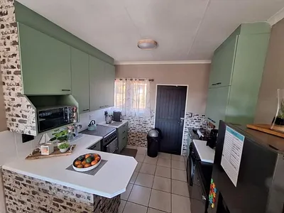 3 Bedroom Townhouse For Sale in Kempton Park - wEgj.webp