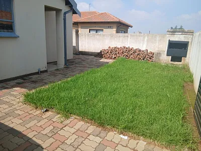 2 Bedroom House To Rent in Benoni - w7PD.webp