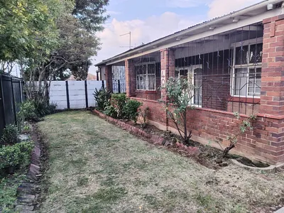 4 Bedroom House For Sale in Johannesburg - img