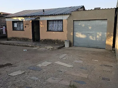 7 Bedroom House For Sale in Tembisa - img