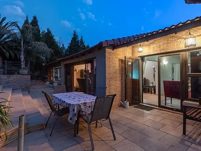 4 Bedroom House For Sale in Johannesburg - WYHk.webp