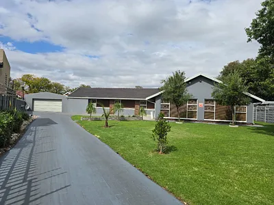 3 Bedroom House For Sale in Alberton - eC13.webp