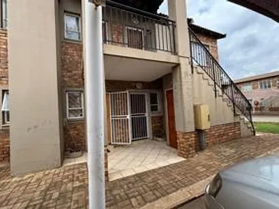2 Bedroom Apartment For Sale in Protea Glen, Soweto - yLD1.webp
