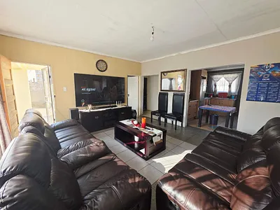 2 Bedroom House For Sale in Brakpan - img