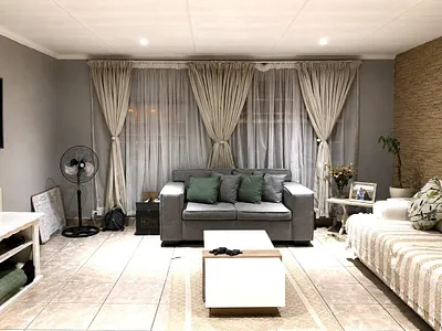 2 Bedroom Townhouse For Sale in Alberton - SRLm.webp